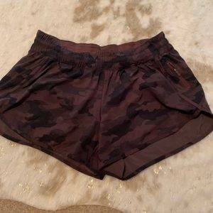 Lululemon TRACKER SHORT V *4” Camo Brown